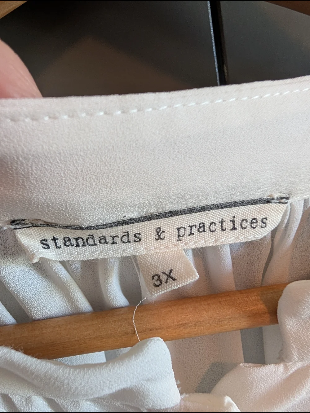 Standards & Practices Trisha Tuxedo Front Chiffon Blouse In Ivory/White Size 3X - Picture 4 of 13